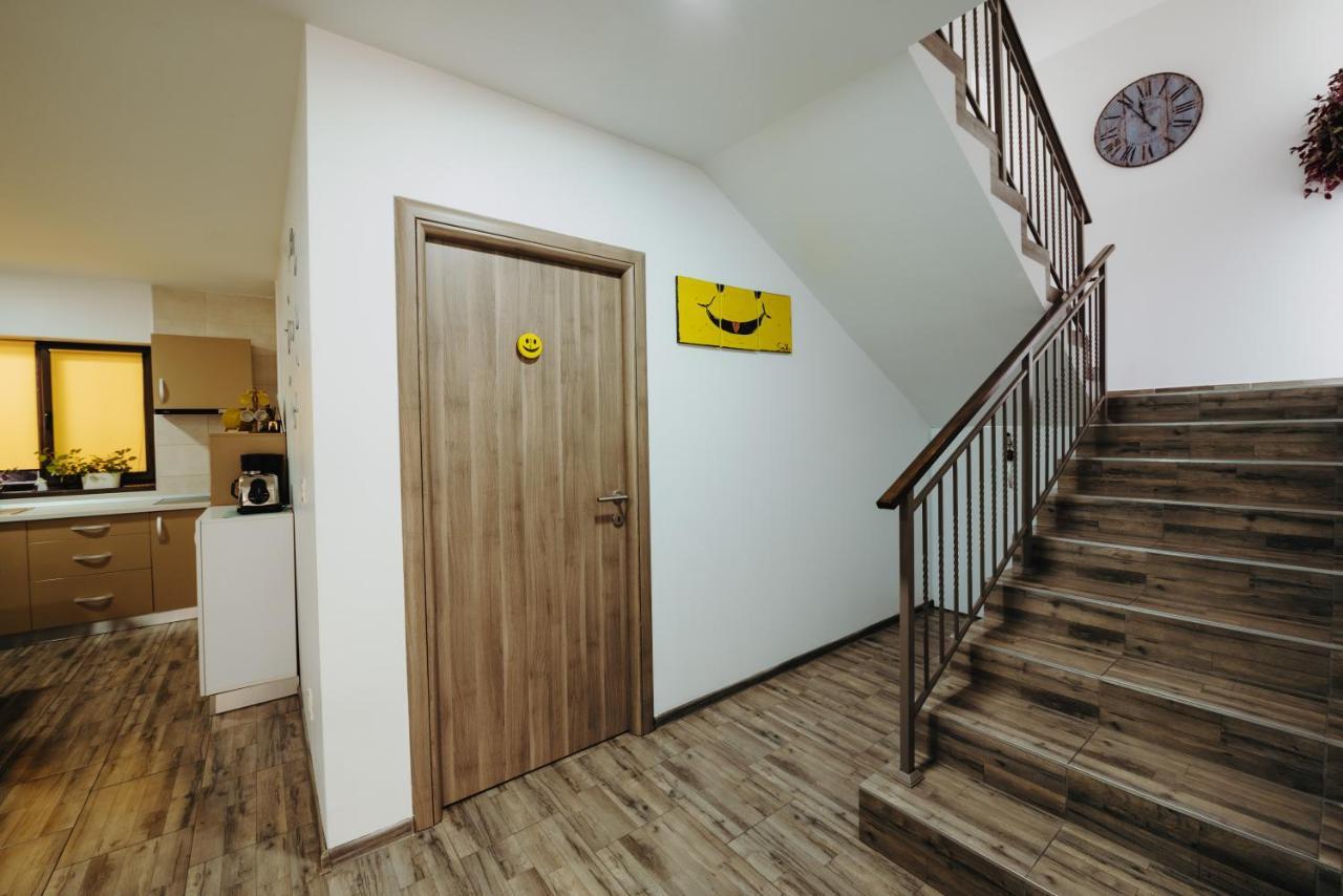 Pensiunea Smiley トゥルダ エクステリア 写真